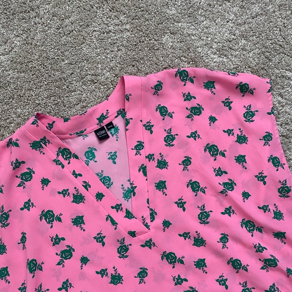 Icone Simons Pink Blouse with Green Roses - Picture 2 of 3